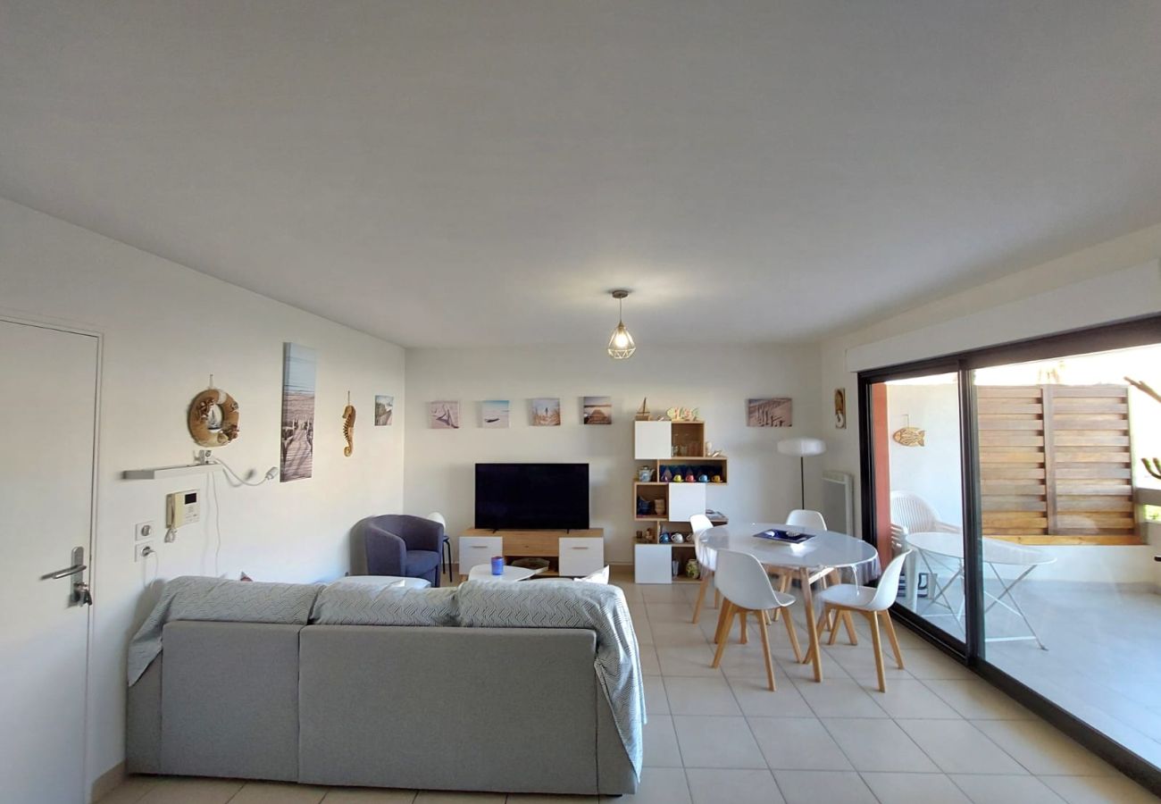 Apartment in Sète - 048