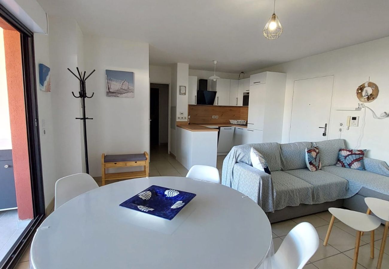 Apartment in Sète - 048