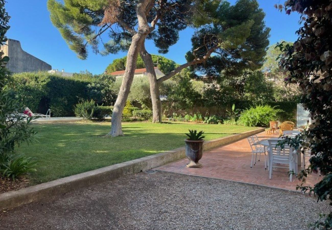 Villa in Sète - 510 / MAISON 10 PERS, PISCINE PRIVE, WIFI