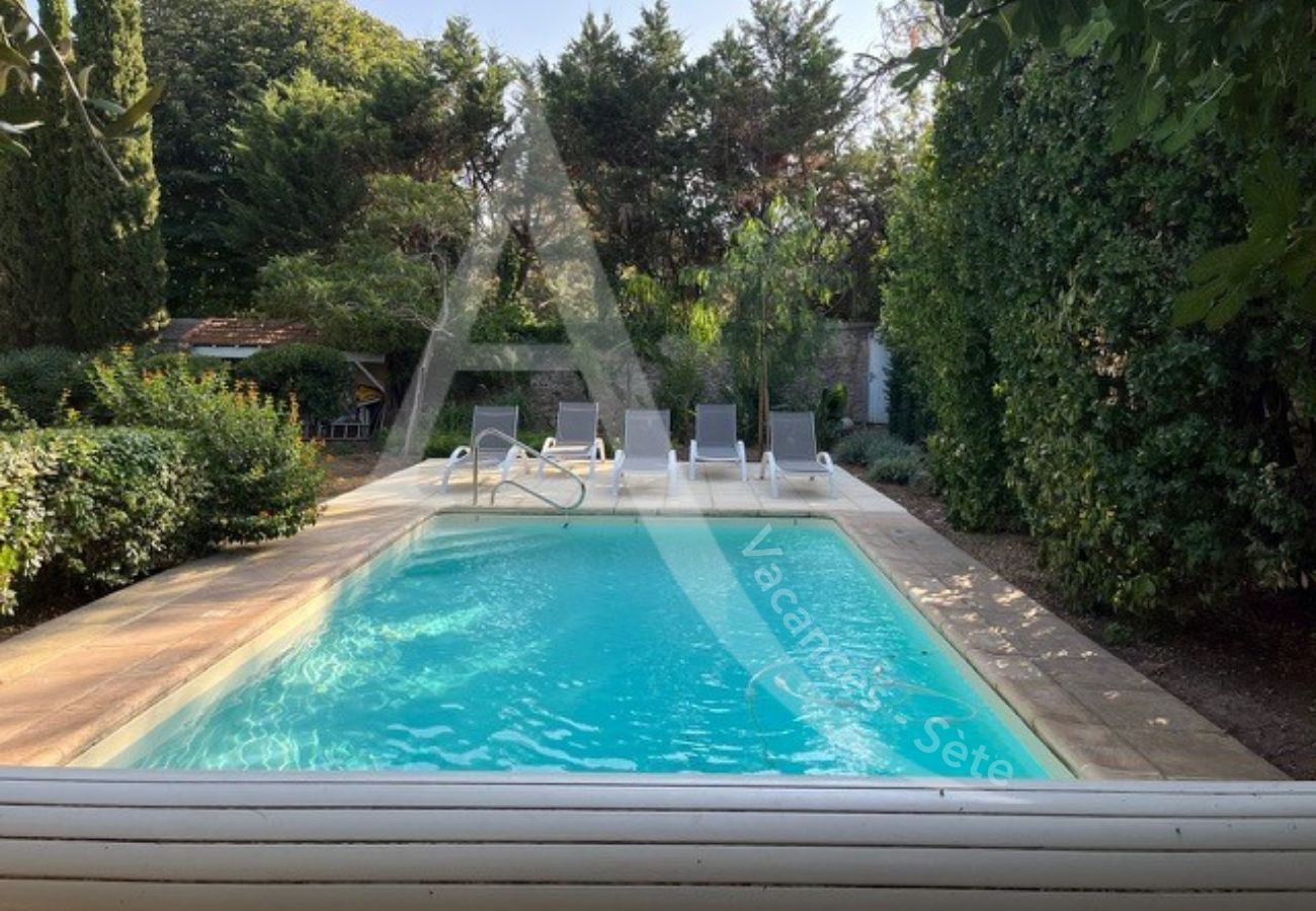 Villa in Sète - 510 / MAISON 10 PERS, PISCINE PRIVEE, WIFI