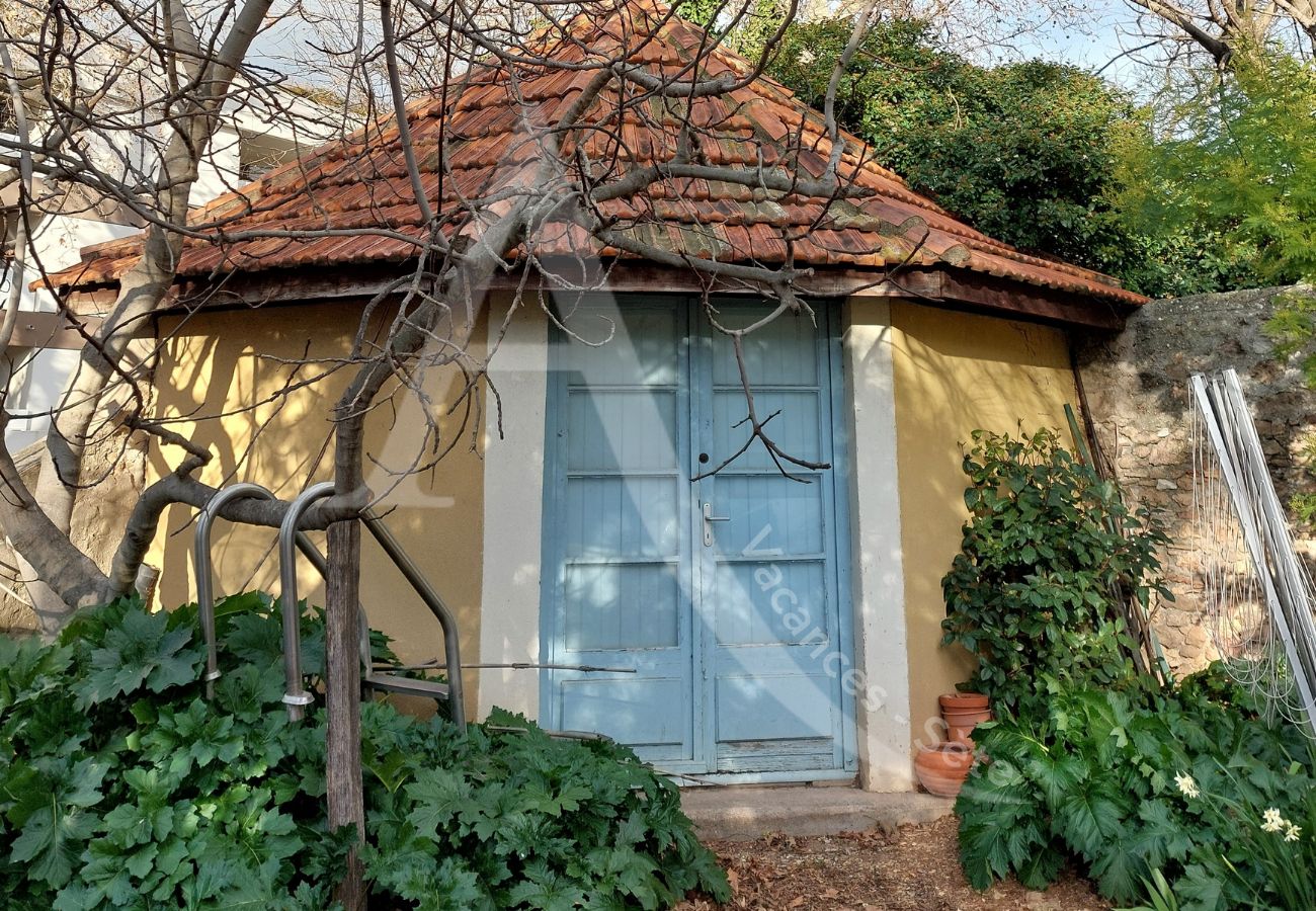 Villa in Sète - 510 / MAISON 10 PERS, PISCINE PRIVEE, WIFI