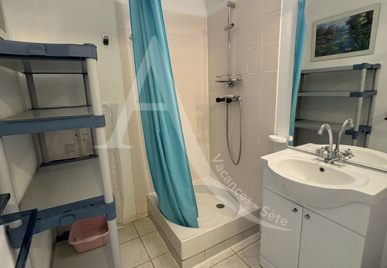 Apartamento en Sète - 033 / T2 AVEC PARKING, PISCINE ET VUE MER