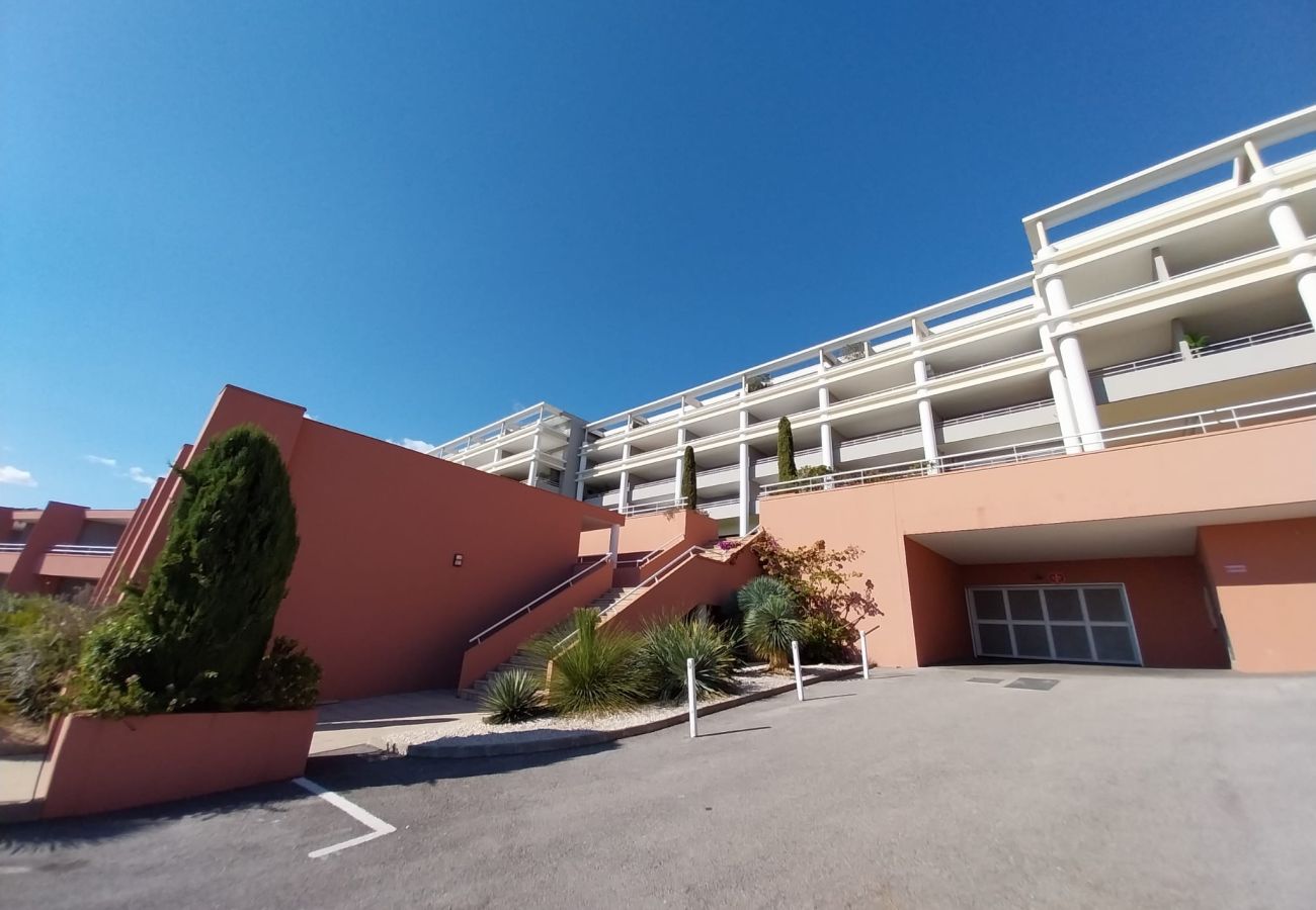 Apartamento en Sète - 077 / T3 VUE MER AVEC PISCINE, PARKING ET GARAGE