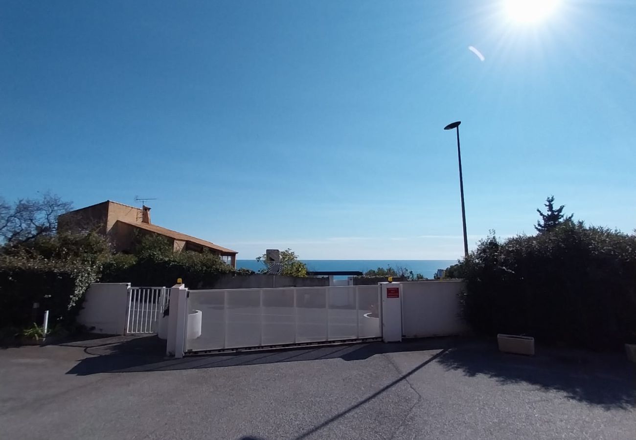 Apartamento en Sète - 077 / T3 VUE MER AVEC PISCINE, PARKING ET GARAGE