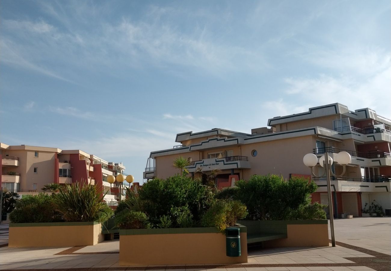 Apartamento en Sète - 029 / T3 AVEC GARAGE, PISCINE, WI-FI