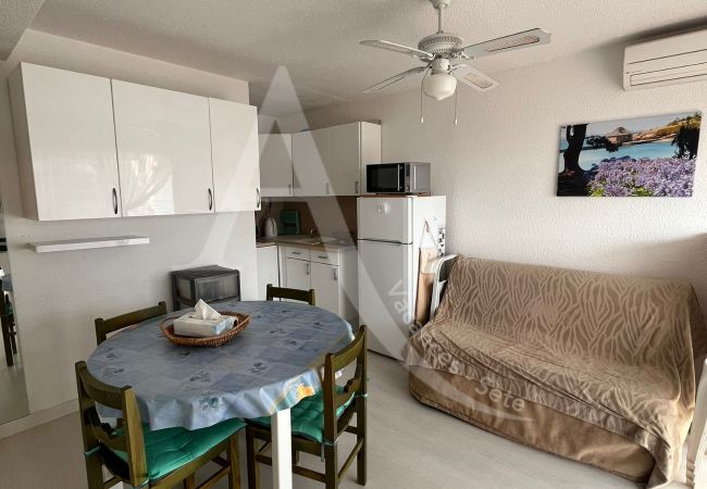 Apartamento en Sète - 072 / T2 CLIMATISE AVEC GARAGE ET WI-FI