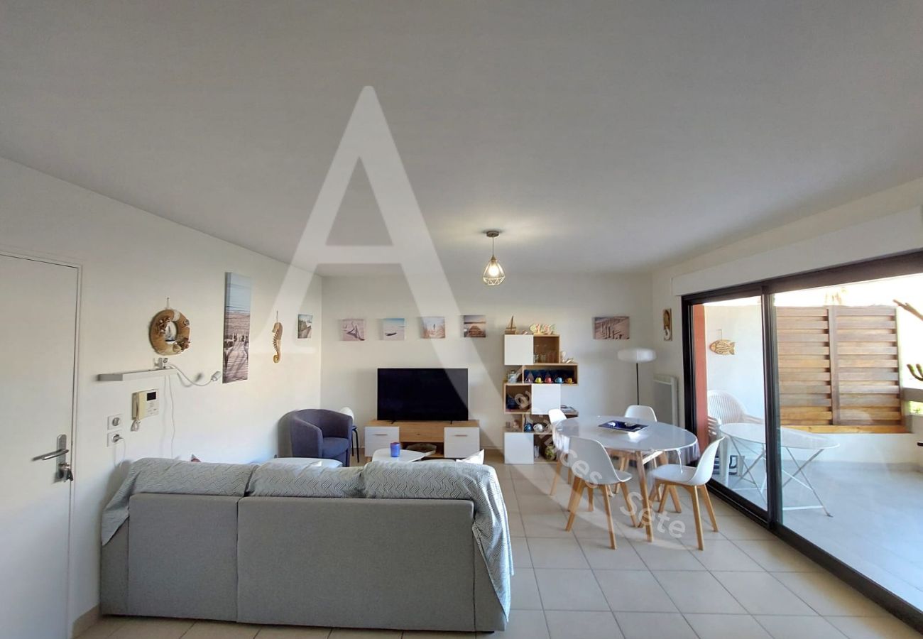 Apartamento en Sète - 048 /T2 MODERNE AVEC PARKING, TERRASSE ET PISCINE