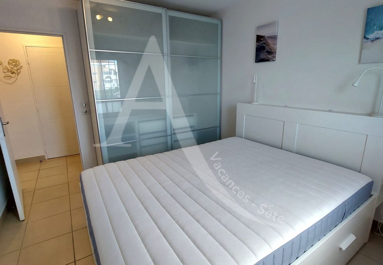 Apartamento en Sète - 048 /T2 MODERNE AVEC PARKING, TERRASSE ET PISCINE