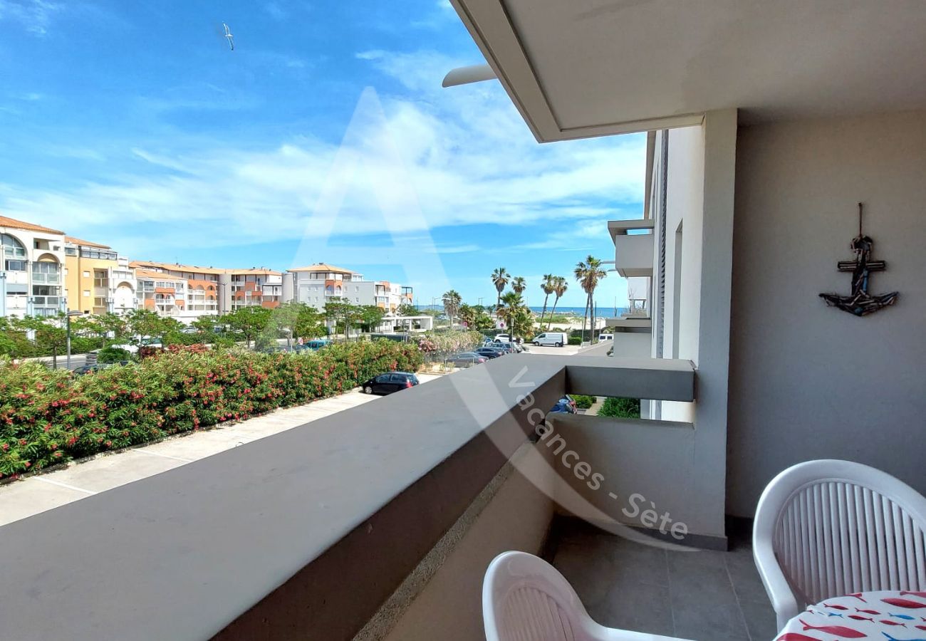 Apartamento en Sète - 048 /T2 MODERNE AVEC PARKING, TERRASSE ET PISCINE