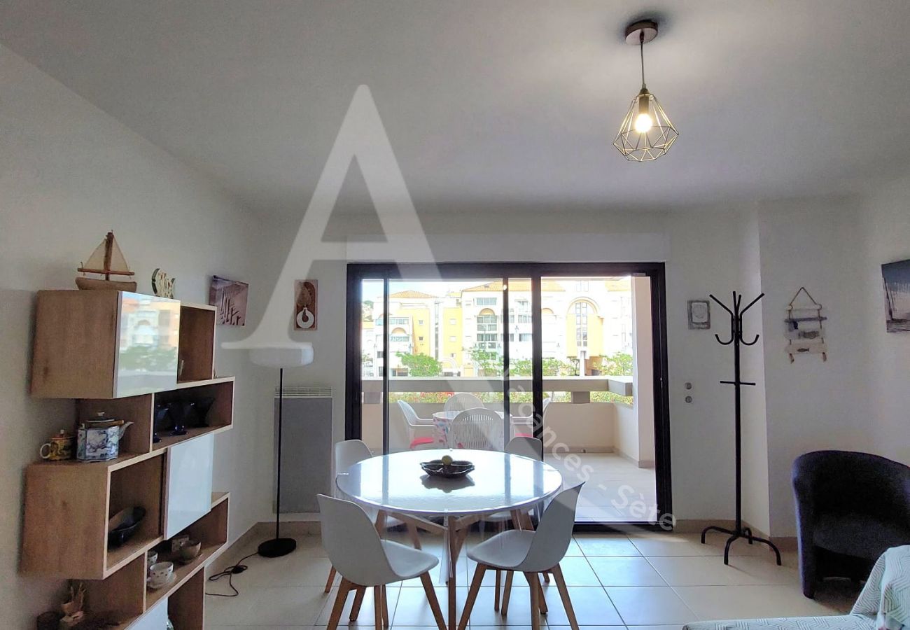 Apartamento en Sète - 048 /T2 MODERNE AVEC PARKING, TERRASSE ET PISCINE