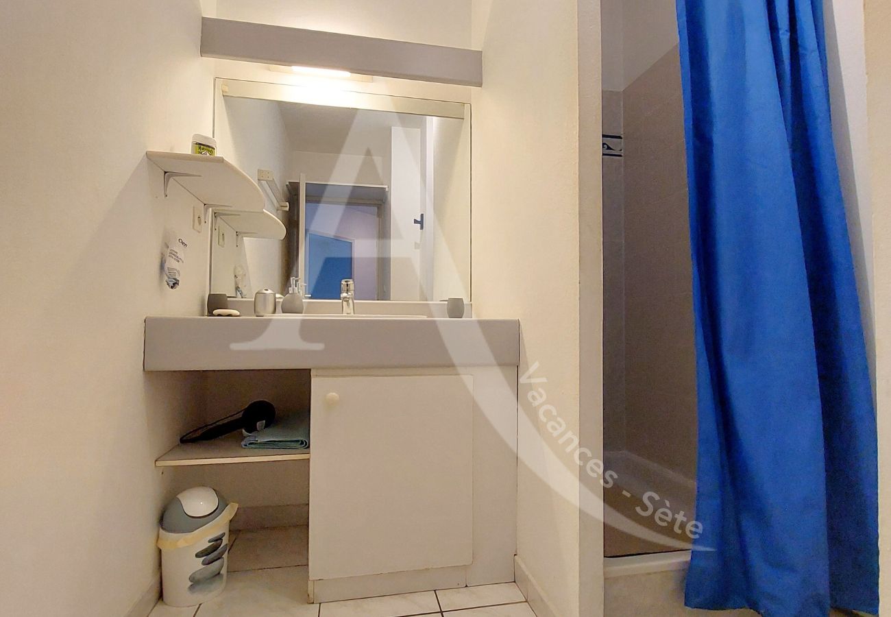 Apartamento en Sète - 046 / T2 RDC, WIFI GARAGE ET PISCINE