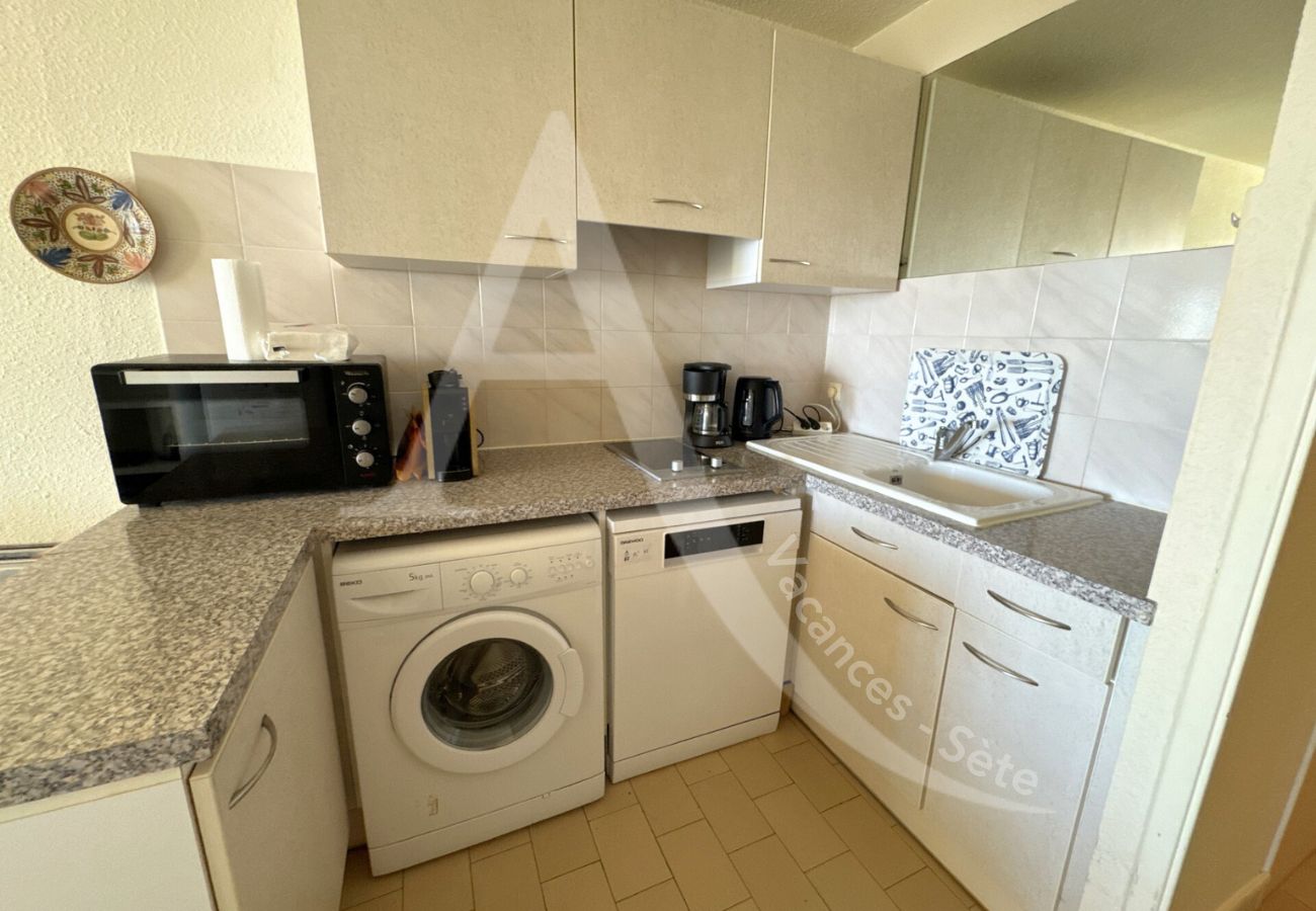 Appartement à Sète - 213 / T2 AVEC CLIM SÉJOUR, WI-FI ET PARKING