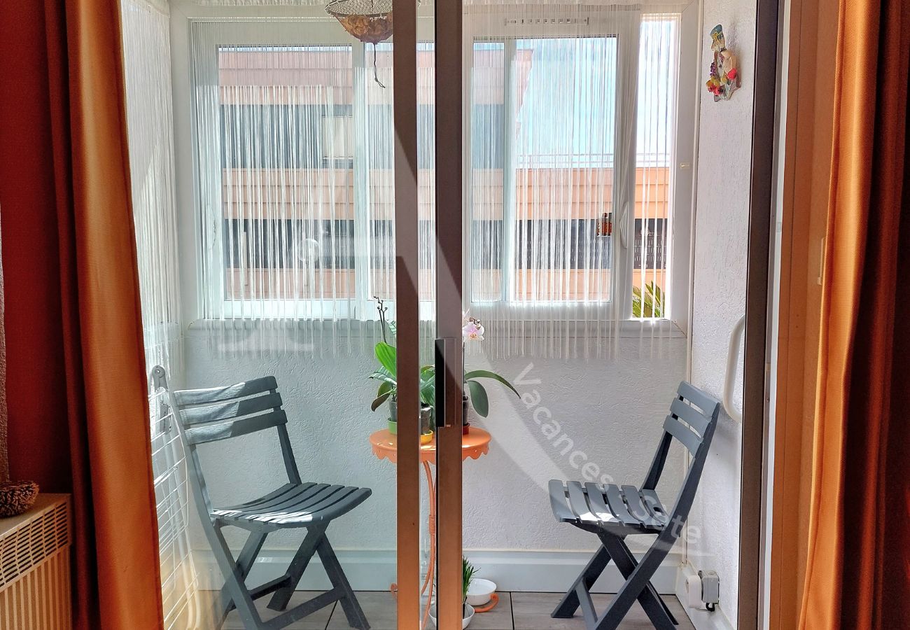 Appartement à Sète - 134/ T2 SPACIEUX, CLIM SALON ET GARAGE