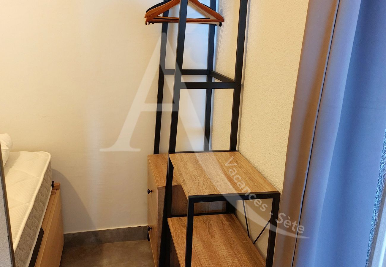 Appartement à Sète - 145 / T2 VUE MER AVEC PARKING ET CLIM SÉJOUR