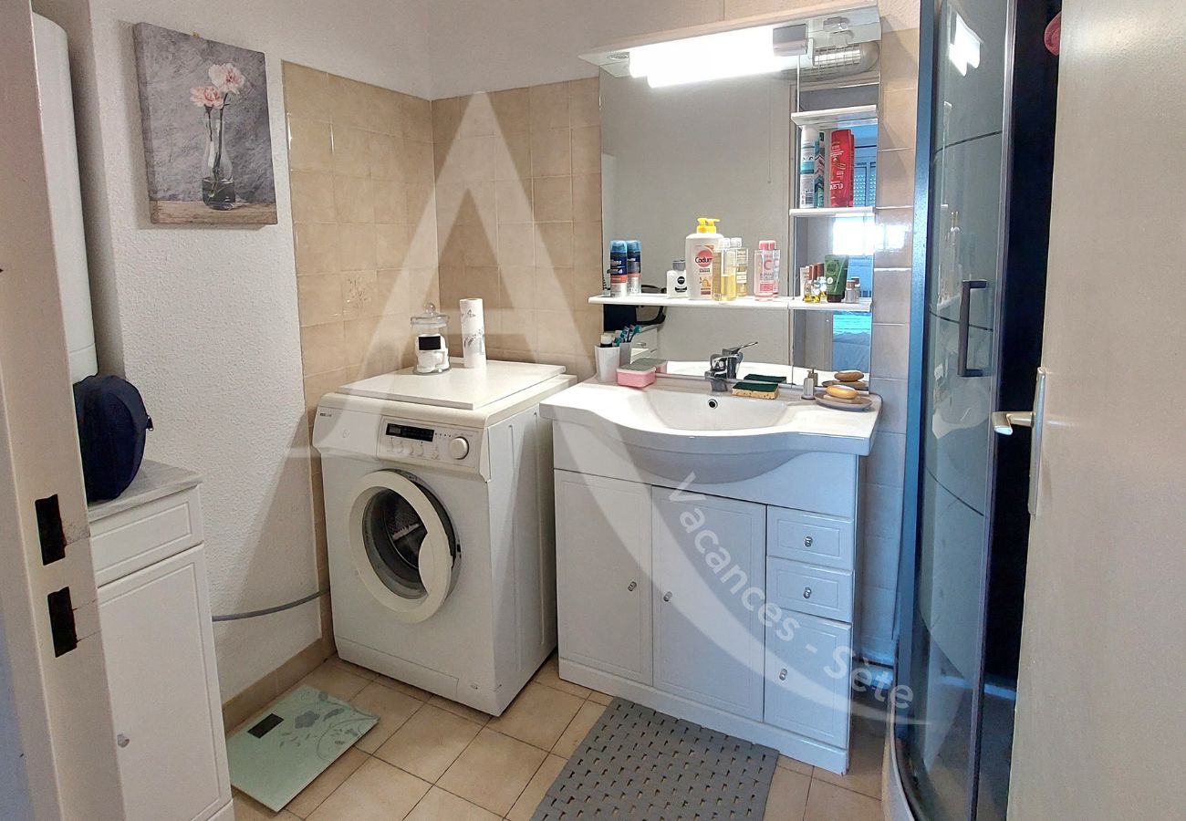 Appartement à Sète - 322 / T3 AVEC PARKING ET WI-FI