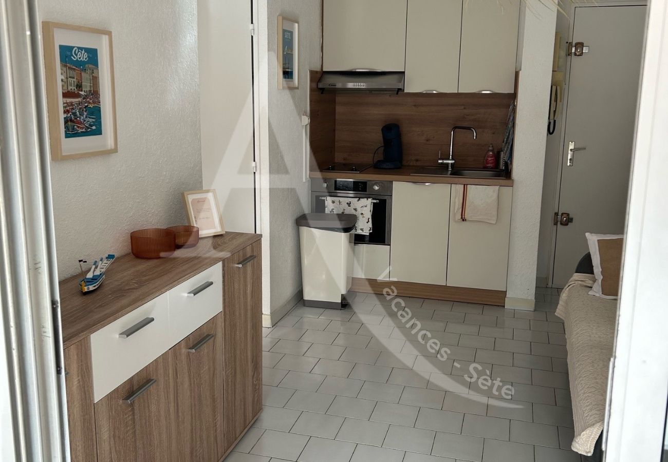 Appartement à Sète - 088 / T2 MODERNE EN RDC JARDIN, PARKING ET WIFI