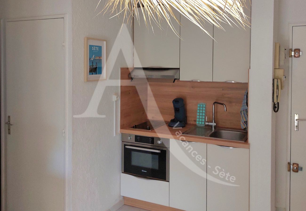 Appartement à Sète - 088 / T2 MODERNE EN RDC JARDIN, PARKING ET WIFI