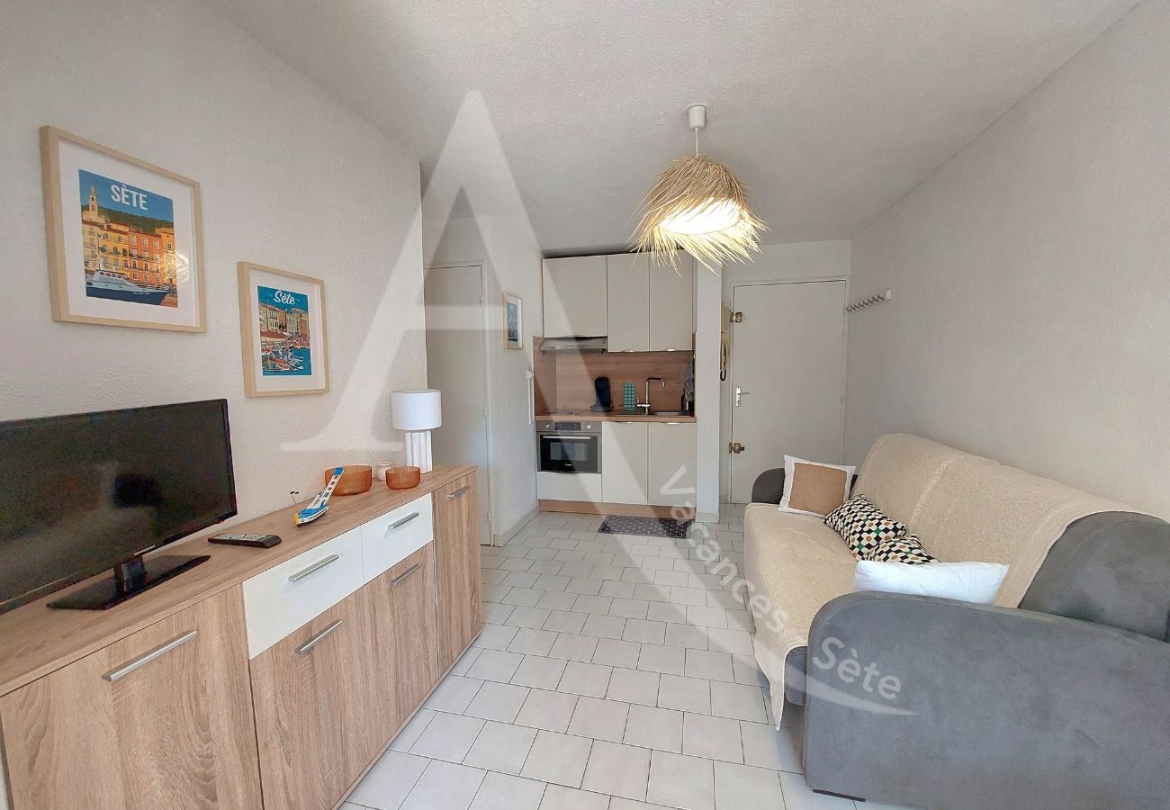 Appartement à Sète - 088 / T2 MODERNE EN RDC JARDIN, PARKING ET WIFI