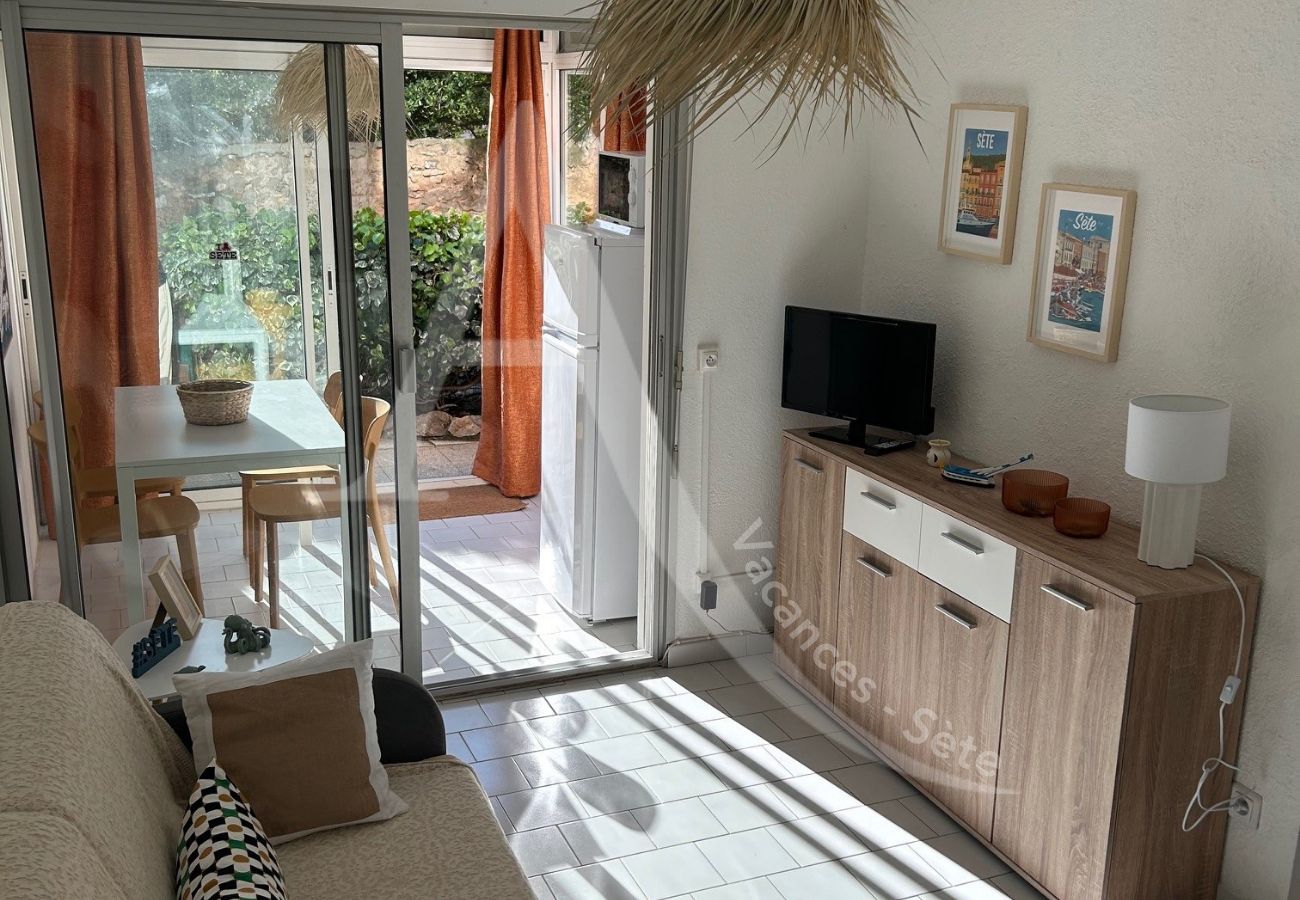 Appartement à Sète - 088 / T2 MODERNE EN RDC JARDIN, PARKING ET WIFI