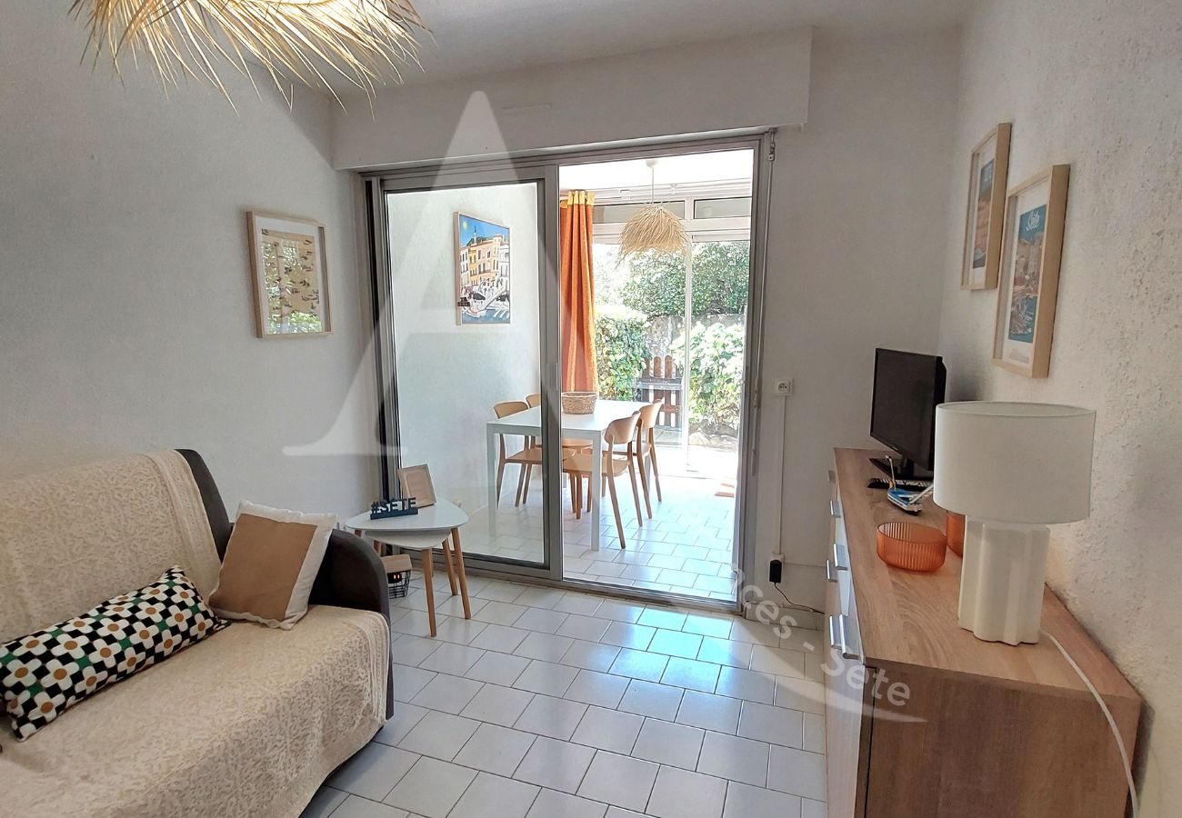 Appartement à Sète - 088 / T2 MODERNE EN RDC JARDIN, PARKING ET WIFI