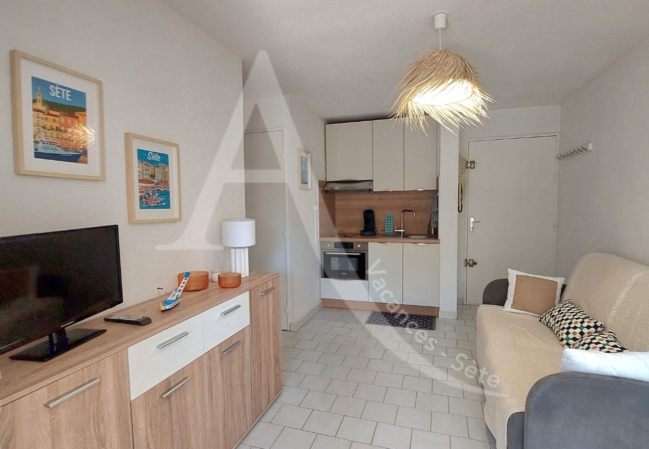 Appartement à Sète - 088 / T2 MODERNE EN RDC JARDIN, PARKING ET WIFI