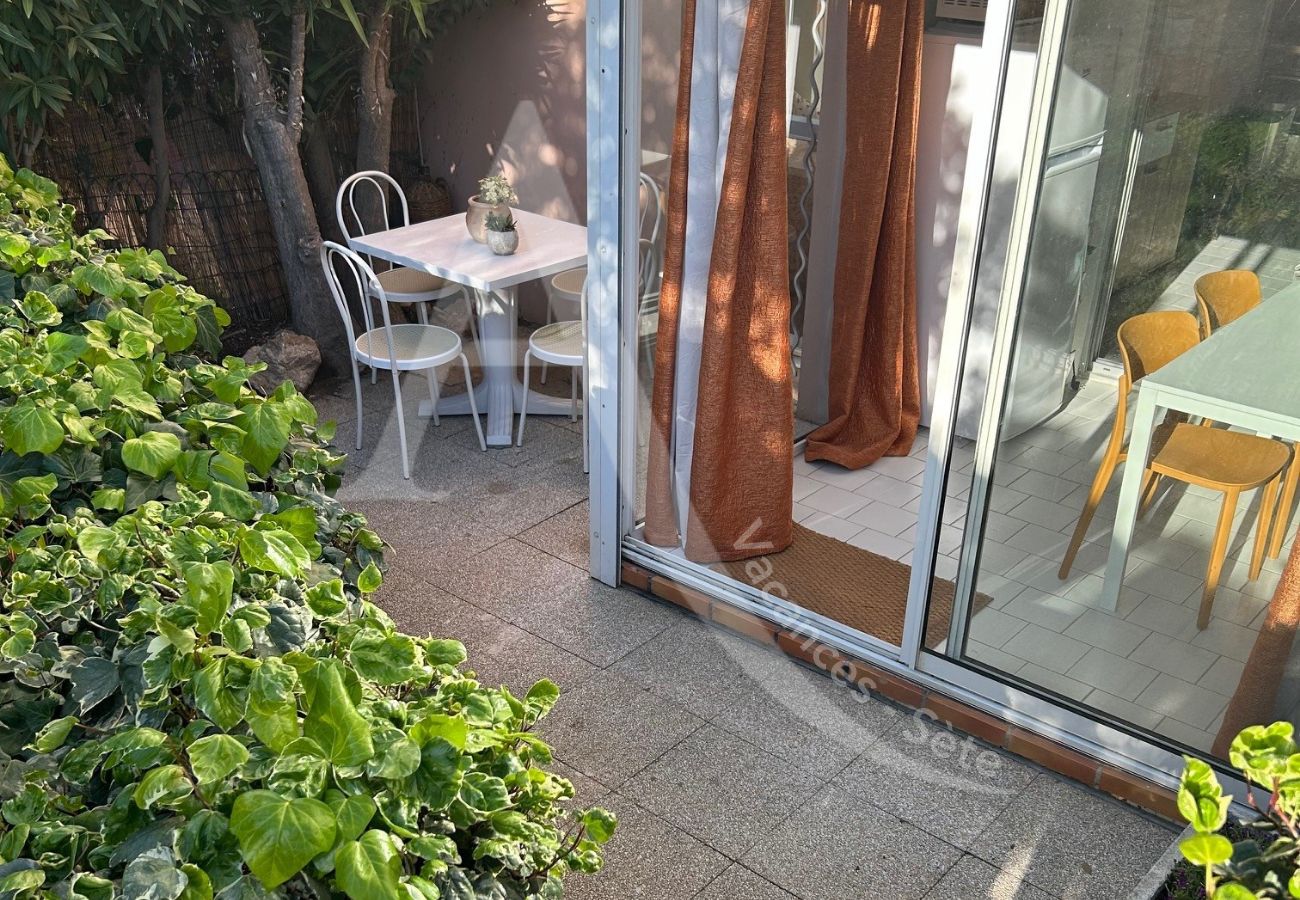 Appartement à Sète - 088 / T2 MODERNE EN RDC JARDIN, PARKING ET WIFI